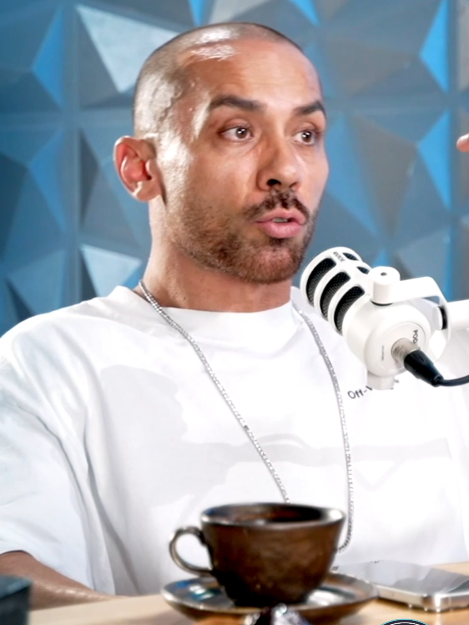 Invitatul din această săptămână este Cătălin Dobrescu. Ne vedem mâine la 19:00.