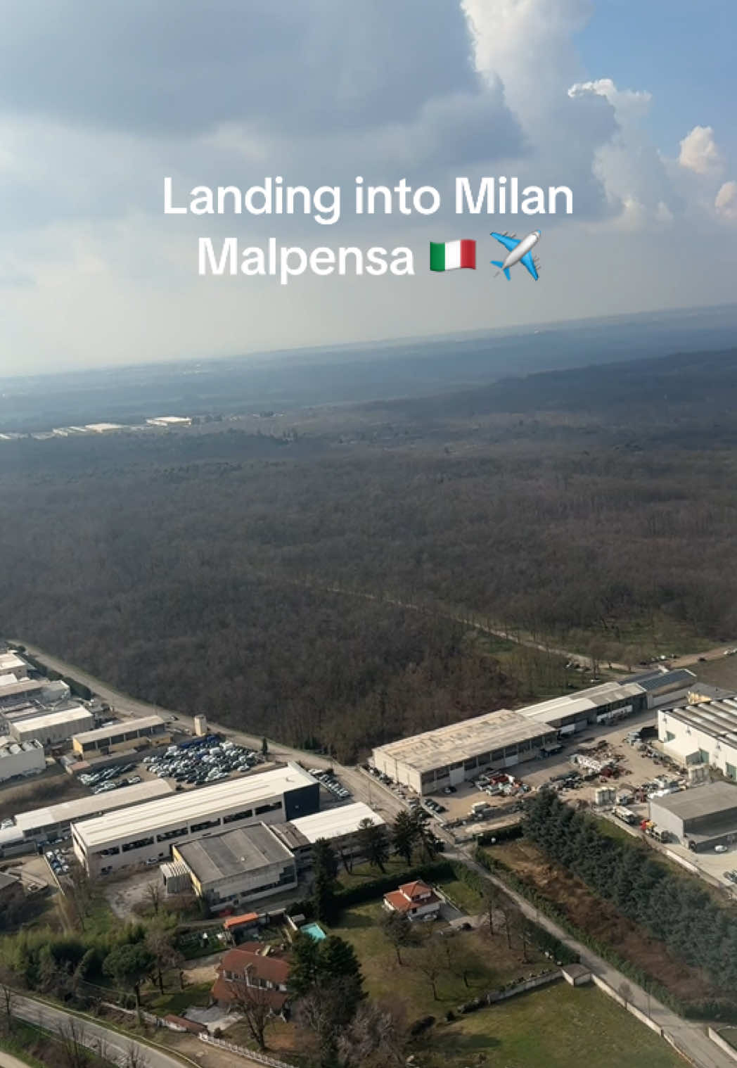 Landing into Milan Malpensa Airporto with British Airways  #italy #milan #aviation 
