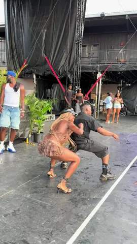 Zenzele wayyy 🕺🏾💃🏽🔥 @Jay✨  EP Chicago was lit 🫶🏽 @Everyday People  DC: @Hinade🦅 @Bhathistar_Black  #amapiano 