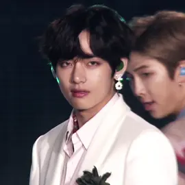 taehyung ver with this song #taehyung #kimtaehyung #taehyungedit #fyp #kooklykk 