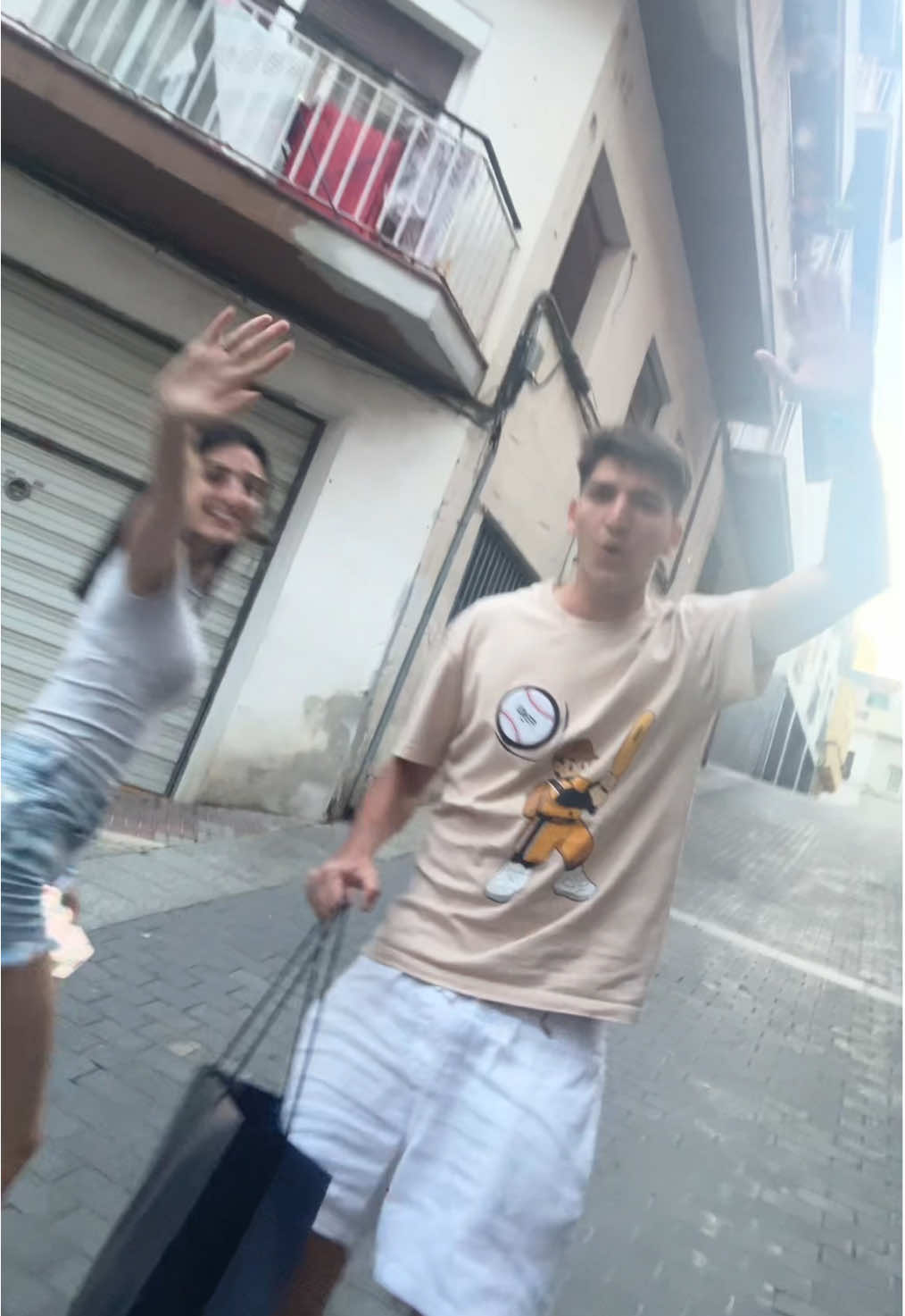 מקסימים