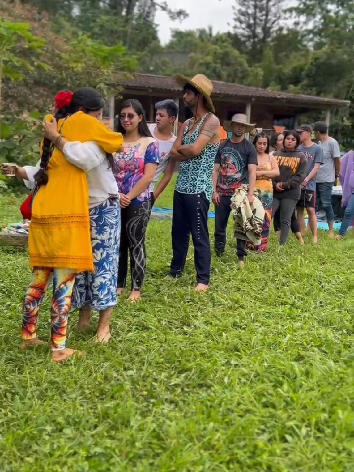 ✨ Un portal se abrió en San Antonio del Tequendama… La medicina de los niños santos nos guió hacia lo profundo del alma, entre visiones, sanación y conexión verdadera con la Madre Tierra. 🌿🍄 Gracias a cada corazón que se entregó con amor y respeto al llamado. 🙏 Ahora, la invitación está abierta para la próxima ceremonia, donde volveremos a recordar lo que somos: ✨ Espíritu, naturaleza y medicina viva. 📍 Lugar: San Francisco, Cundinamarca 📆 Próxima fecha: 2 de Agosto 2025 📲 Info y cupos: 3209471226 // 3196746142 #NiñosSantos #CeremoniaDeHongos #SanaciónAncestral #SanAntonioDelTequendama #MedicinaSagrada #Psilocibina #CaminoDelCorazón #SabiduríaDeLaTierra 
