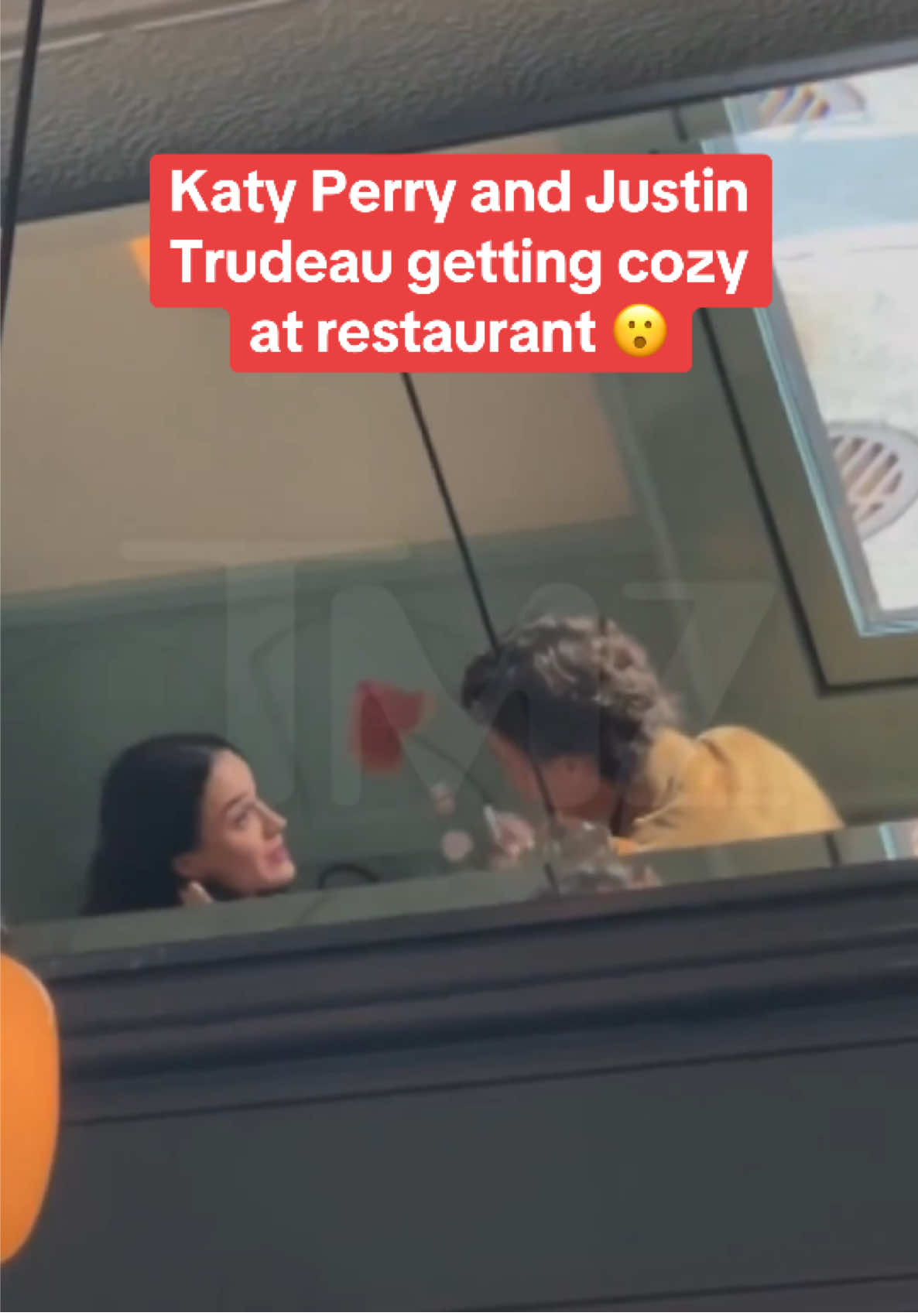 Pop star Katy Perry and former Canadian Prime Minister Justin Trudeau were seen eating at a high-end restaurant in Montreal on Monday. 🍝 How do you feel about the duo getting together? 💭 #KatyPerry #JustinTrudeau 