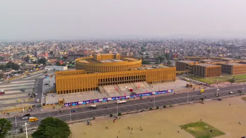 Hyperlapse Centre culturel de Kinshasa  #kinshasa🇨🇩 #PalaisDuPeuple #lumbubashi🇨🇩 #realisation #tshiquinze #dronevideo #viraltiktok #brazzaville🇨🇬 