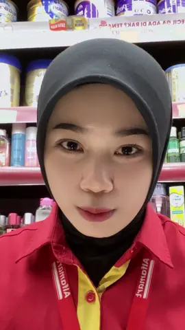 awas aja yang nyuruh cerita kemarin ga liat sampe abis ya😡,btw aku ga nangis yaa itu cahaya sinar hp hmm