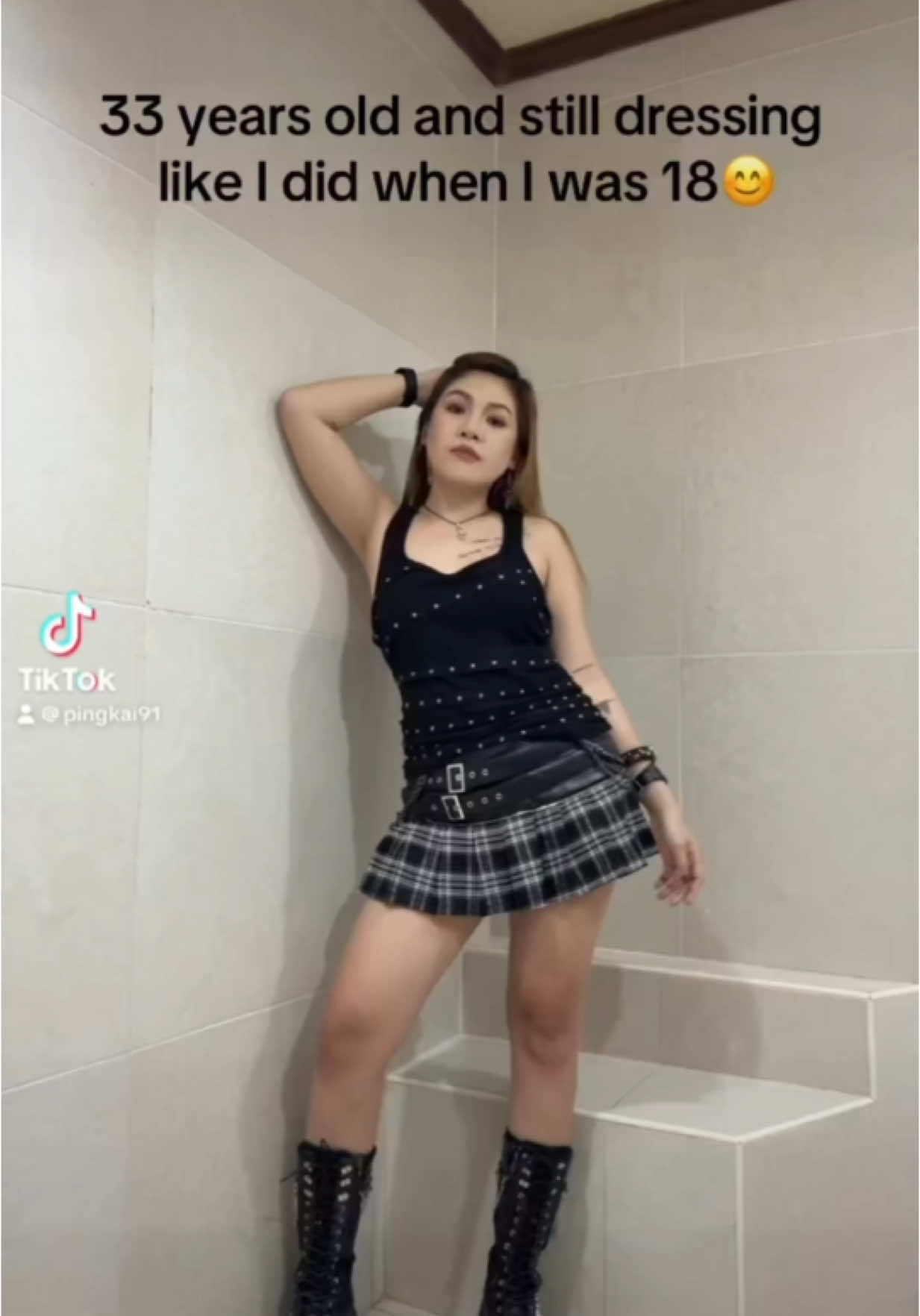 33 years old and still dressing like I did when I was 18🖤 #OOTD #rockchick #girlfriend #fyp #explore 