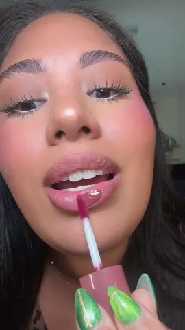 Replying to @Maria Rodriguez omfg this COLOR 😍💋👏🏽 glossy lip stains for the win!! @ColourPop Cosmetics #colourpopcosmetics #hydrapopglossystain #colourpophydrapop #lipstain #hydrapopglossylipstain #lipcombo #BeautyTok #creatorpicksbeauty #tiktokshopcreatorpicks #tiktokshopbacktoschool 