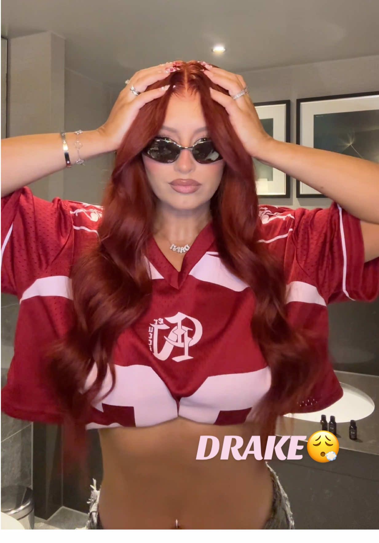Is the red a power move or??? Drake MCR N2 was the function!!! 😮‍💨😎  #grwm #makeup #drake #drakeconcert #viral #ootn #drakeoutfit 