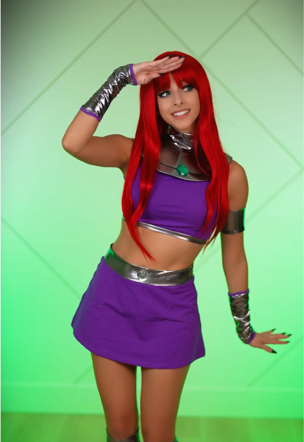 your favorite space girl 🥰💜 #foryou #fyp #trending #starfire #teentitansgo #cosplay #dance 