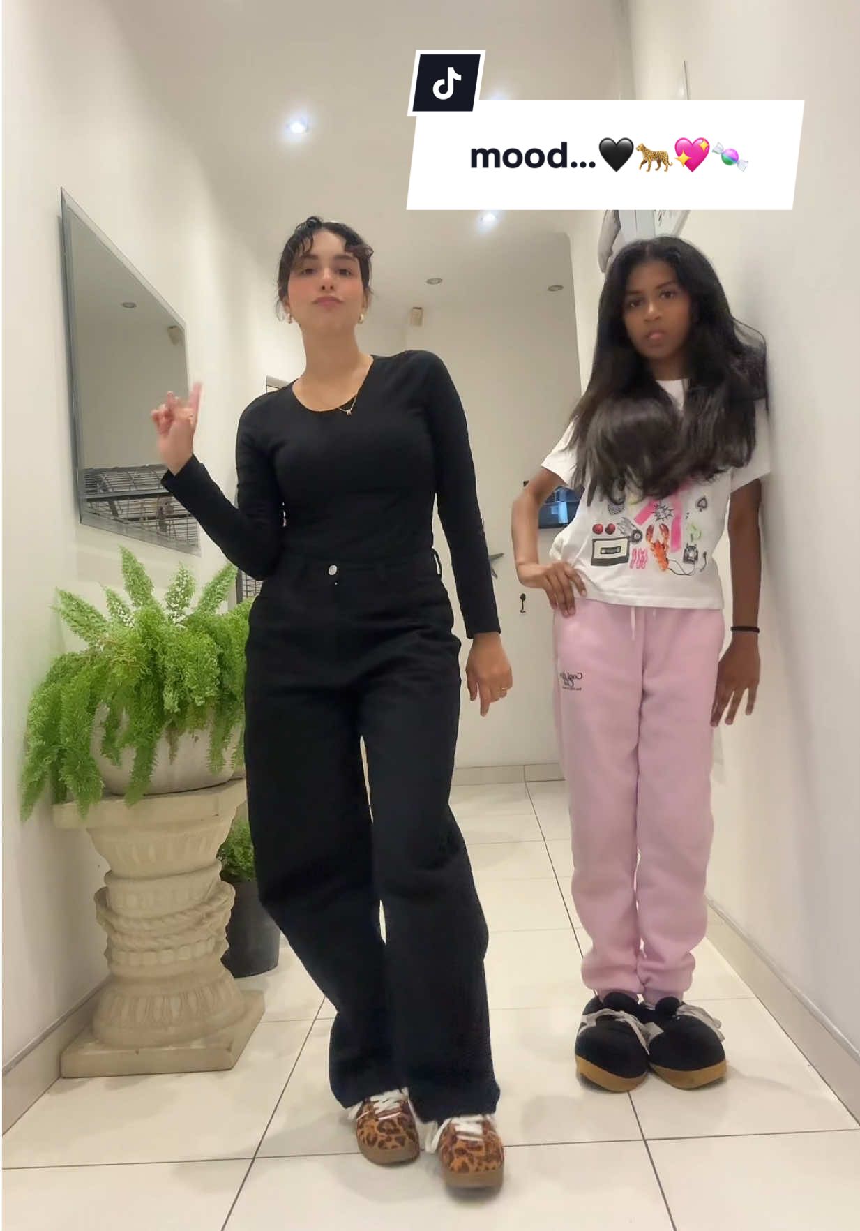 two moods, one vibe: ICONIC 🖤🐆💖🍬 #🇿🇦 #dance #fyp @💋💋💋 