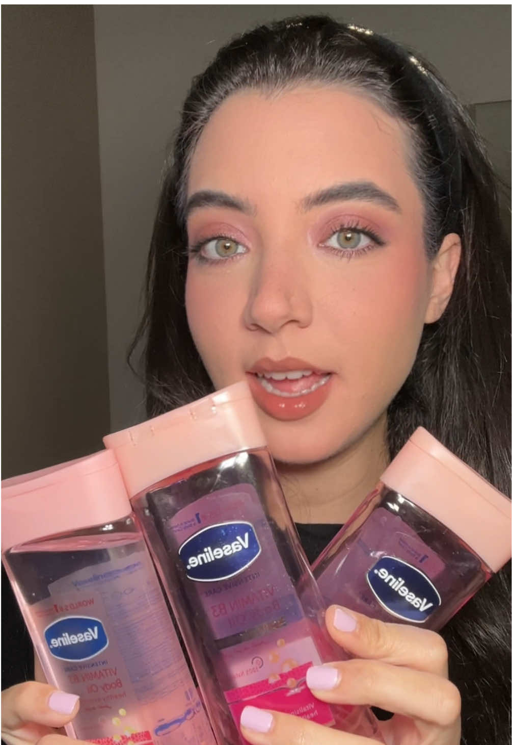 @VaselineArabia Vitamin B3 Body oil كتيييير حبيته!! 💗💗 #farahrchehab #productreview #bodycare #عناية_بالجسم 