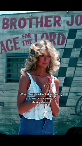 Proof that the best summer haircuts were already perfected in the 70s. Soft layers, natural texture, and lived-in fringe—timeless, effortless, always right. #70sBeauty #HairInspo #VintageStyle #SummerHair #BohoHaircut #JaneBirkinHair #farrahfawcett 