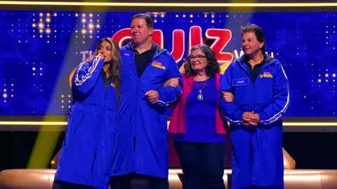 The last round played a tough game, but this family beat those balls! Watch this winning moment from the latest episode of #TheQuizWithBalls, streaming on @hulu now. 🟡💦