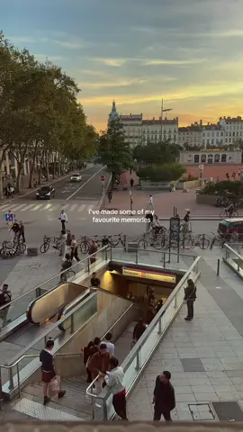 still glad they were there for a bit #people #reflexion #fyp #friends #friendship #timelapse 