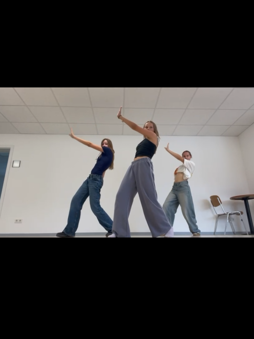 Wie findet ihr unseren neuen tanz?#dance #viral @agata @𝓥𝓲𝓬𝓽𝓸𝓻𝓲𝓪 