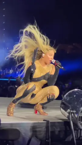 her hair was a paid actor👏  #beyonce #heated #livemusic #concert #renaissance 