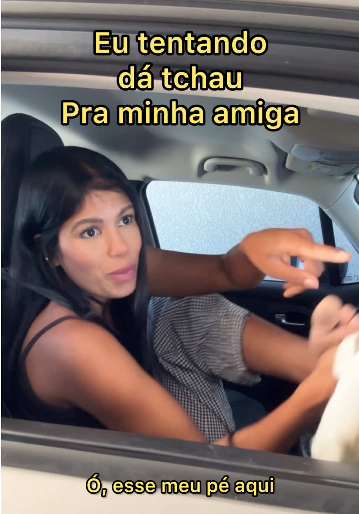 Os assuntos brotando 🫠🫠 Marca a sebosa aqui. . . #humor #valquiriav #fy #contemironia #humorbrasil #amizade #amigas #fofoca 