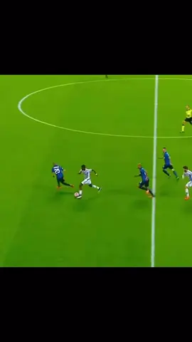 Paul Pogba Most underrated midfielder #pogba  #dribble #edit #football #masterclass 