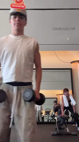 So glad he went live  #zombies #fyp #malachibarton #Fitness @Malachi Barton 