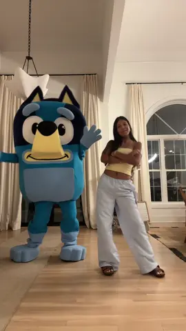 Dance party with Bluey 🐾 #bluey #danceparty 