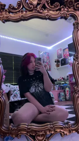 Finally got myself a gold mirror 🪞 #sleeptoken #altgirl #mirror 