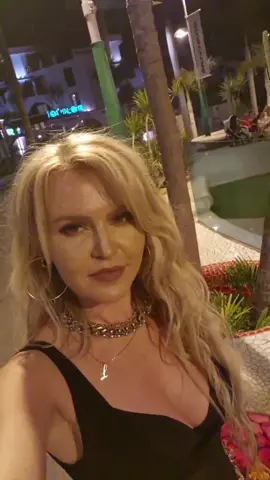 Lasă o 💙 în comentarii dacă ți-ai amintit de cineva ascultând piesa asta  #inimaalbastra💙 #lyz #lyzmusic #fyp #foryou 