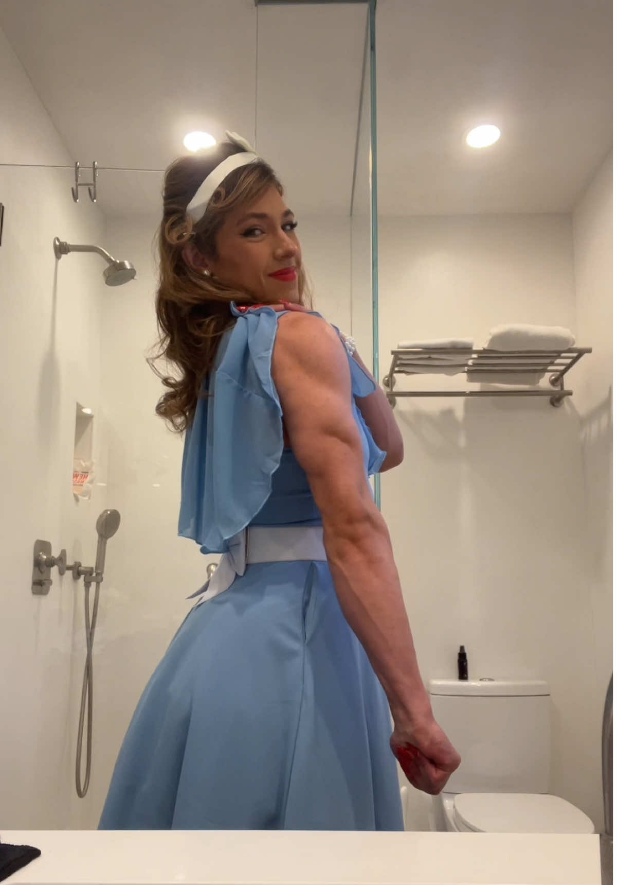 Alice got jacked…#lift #GymTok #gym #shredded #musclemommy 