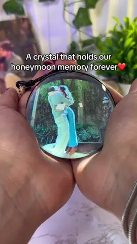 It’s the best gift I got🥹🎁 - Is a personalized crystal ball that plays your favorite video. Perfect for remembering loved ones, pets,special moments and more✨🥰 #couples #personalizedgift #crystalball 