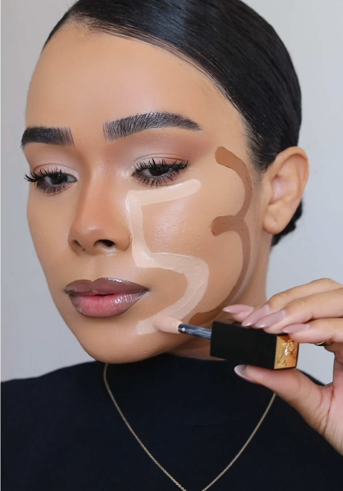 A técnica de escultura facial '53' para um efeito lifting! 🤏🏽✨ #makeuptutorial #makeupideas #beauty #makeuptutorial #eyemakeuptutorial   