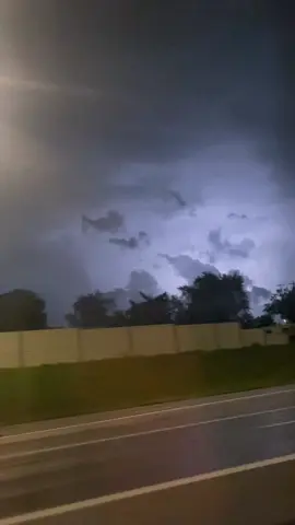 Noche lluviosa #lluvia #carretera #parati #fypシ 