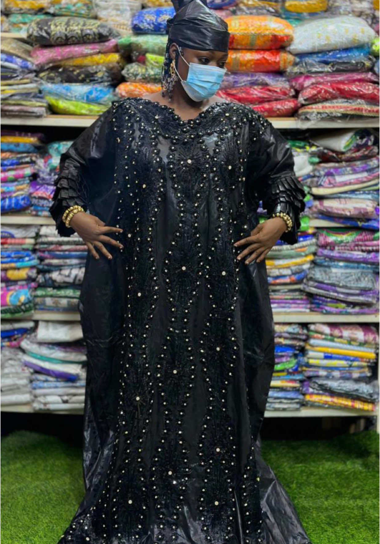 Élégance et tradition en un seul look ! Découvrez nos Grandes Robes Déjà Cousues prêtes à briller 🎉 Broderies fines, perles scintillantes 💎 et tissu bazin riche pour une allure royale 👑 Disponible en noir intense ou rouge flamboyant 🔥 et avec plusieurs couleurs  🎥 Essayez-la, tournez, brillez – la classe n’a jamais été aussi simple ! 📍 En boutique maintenant – quantité limitée ! #ModeAfricaine #BazinRiche #RobeTraditionnelle #StyleAfricain #LookRoyal #TikTokFashion #RobeDéjàCousue #Tendance2025 #congo #dubai #fashion #bazin #nouvellecollection #exploremore #explorees #StyleRoyal #cousus #BoubouChic #BazinChic #lumbashi🇨🇩🇨🇩 #DéjàCousu #dakar 