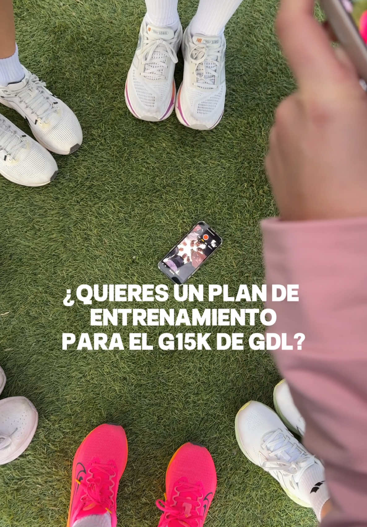 Prepara tus 15K en vista a noviembre con nosotras 🧡🩷 ¡Mañana cerramos inscripciones para comenzar a correr con instructivo! 😉 . #plandeentrenamiento #Running #g15k #15k #entrenar #correr #clubrunner #girls #runningclub #gdl #qro #cdmx #yessweecann 