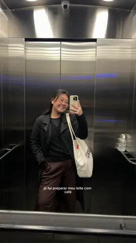 vlogzinho da minha rotina pra vcs 💝✨💐💻 #socialmedia #marketing #Vlog #minivlog #DailyRoutine #routine #rotina #dayinmylife #fashionmarketing #moda #fashion 