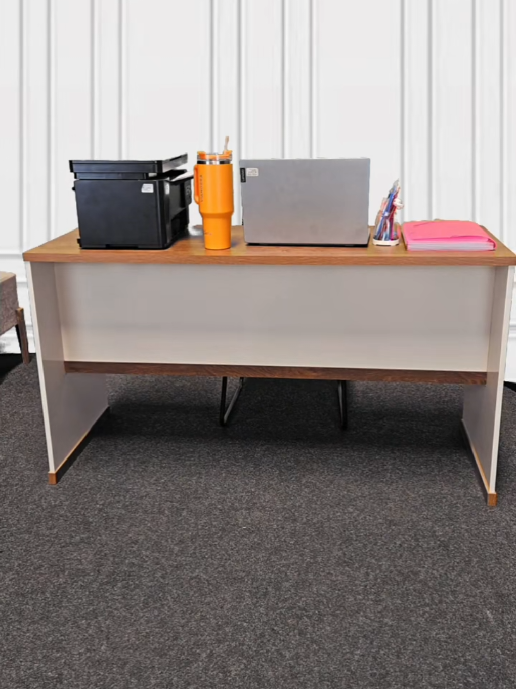 Dê uma olhada em Mesa Escrivaninha de Escritório Office Tampo MDP 25mm Largura 136cm Berlin por R$276,67. Compre na Shopee agora!  ID.CFY-HNF-STA Shopee 