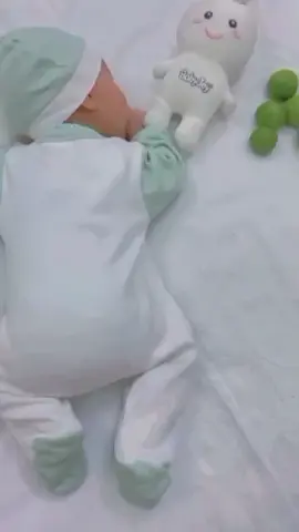أكمل صغيري شهره الأول🤍  أنا لا أنسىَ تفاصيّل اليوم الذي خرج فيه إلى الحياة . 🤍👶