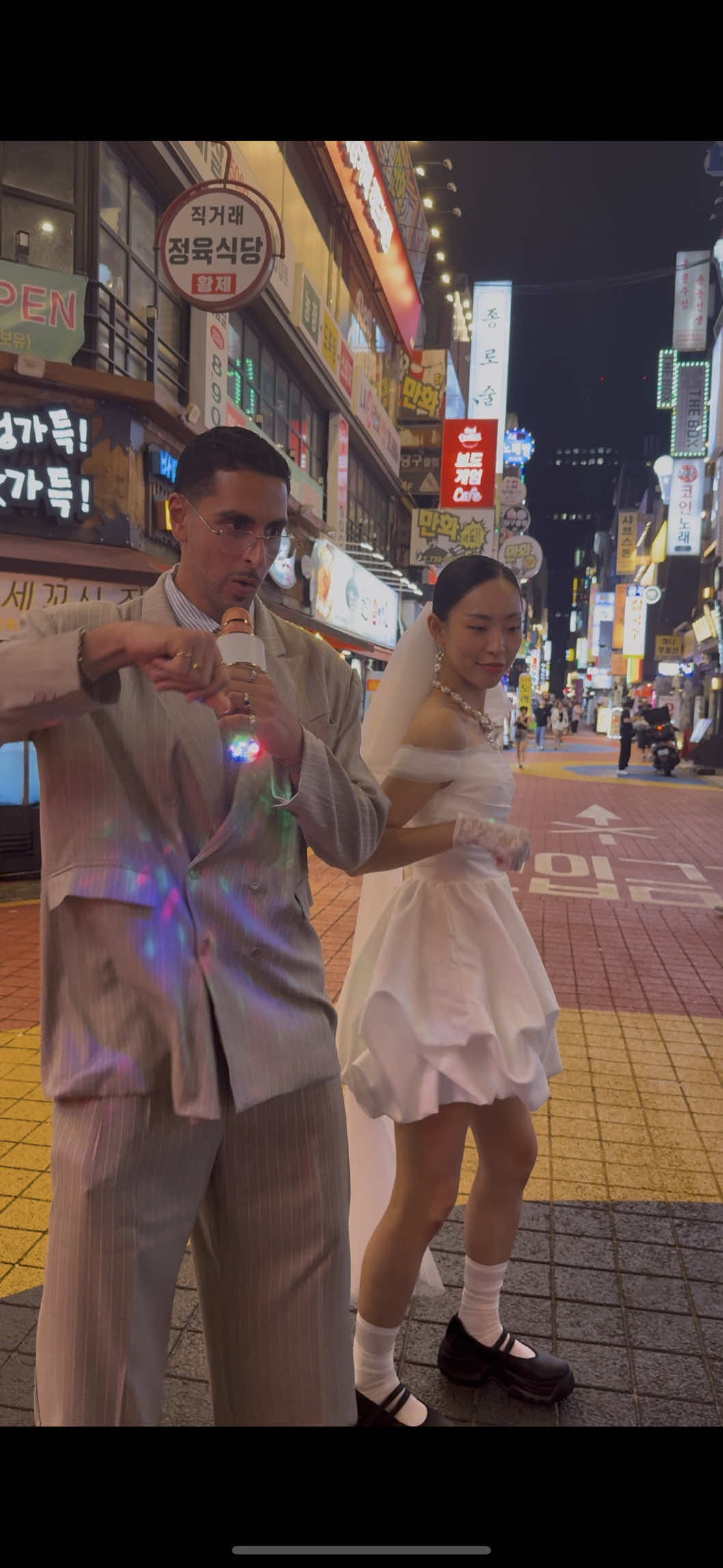 Cuál de los dos baila mejor, ella o yo? 🥲 #sabbag #seoul 