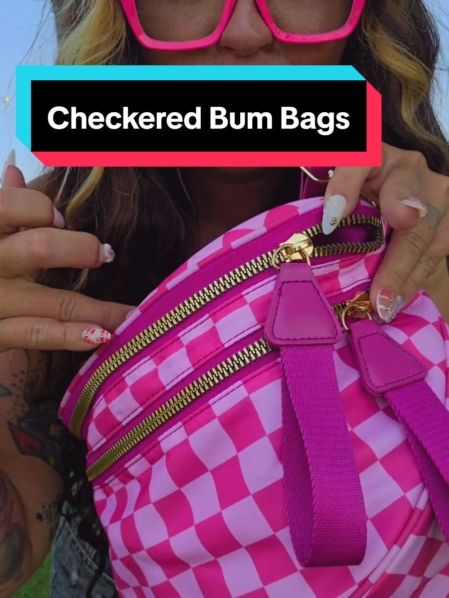 Favorite #shoulderbags to ever exist! #shoulderbag #mombag #bumbag #checkered #crossbodybag 