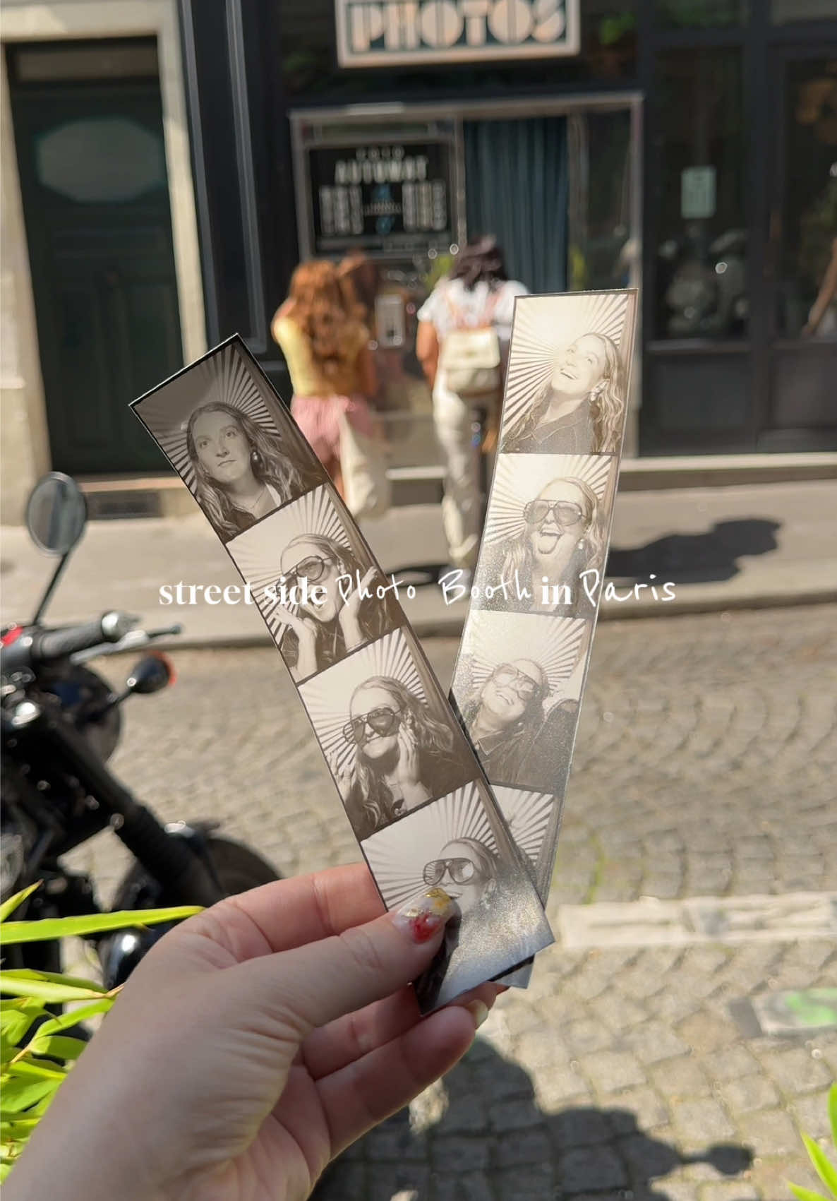 A vintage Photo Booth on the streets of Paris? a must #paris #photobooth #vintage #travel #tips #europe #CapCut 
