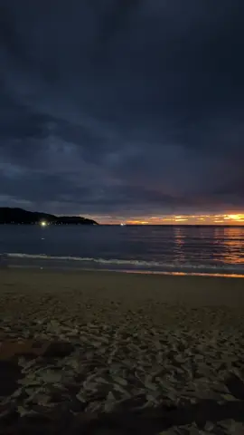 Bình minh tại biển Mỹ Khê - Đà Nẵng 30/07 #mykhebeach #mykhe #danangcity #danang 