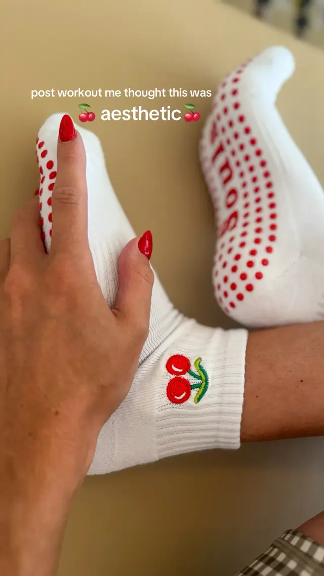 luv my new socks tho #soulsgripsocks 