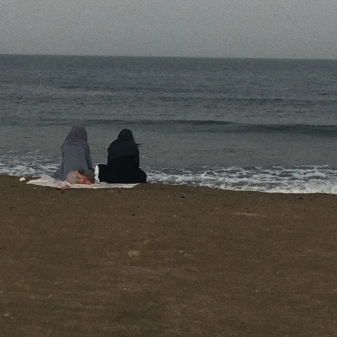 كيوت شفتهم على شاطئ وصورتهم 🥹❣️ #اكسبلورexplore #humor #4creaun5 #لاحول_ولا_قوة_الا_بالله_العلي_العظيم #humor #بحر #البحر_الأسود🖤 