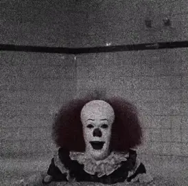 it 1990 #pennywise #pennywiseedit #timcurry #stephenking #halloween #horror #edit #foryoupage #fyp 