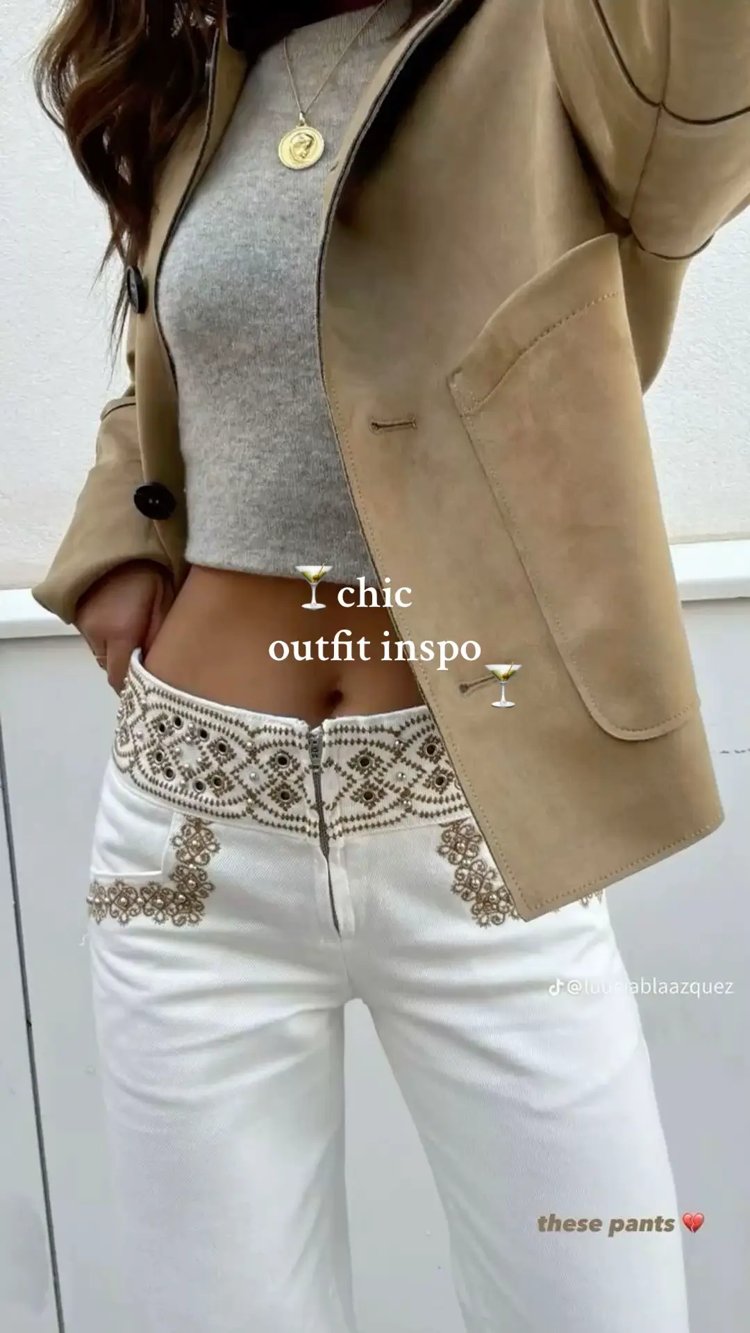 #blossomingfashion #stylingtips #styletips #outfitinspo #chicoutfitideas #stockholmfashion #chicoutfit 