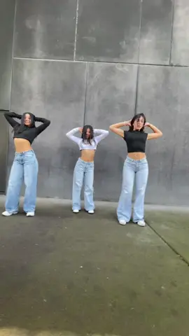 Tumaaaaaa, etiqueten a bellakath 👑🩷✨ #fyp #amigas🤞🏻💕 #dancer #bellakath 
