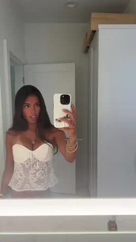 You know what to do😉 code: BELLA.HALLL10 @Edikted #edikted #ediktedad 