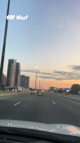 #fyyシ❣️❣️ #Canada🇨🇦 #ontario🇨🇦 #CNTower🗼🇨🇦 #401West #BillyBishopAirport✈️🌎 #summerdays☀️🏖️ #toronto🌇 #enjoyingtheweather🍂🕶️🌤️ 