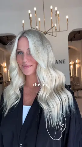 Just some hair I’ve done as a St. Pete hairstylist book with me. My booking link is in my bio🤍 #stpetehairstylist #tampahairstylist #tampablondespecialist #stpeteblondespecialist #blondespecialist #hairtok #fyp 