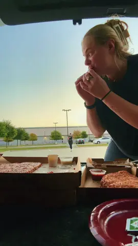 double decker is diabolitcal 🍕😂@morg.bs @Donatos Pizza #foodchallenge #rockpaperscissors  #sisters #dallas #viral #fyp #creatorinsights #foryoupage 