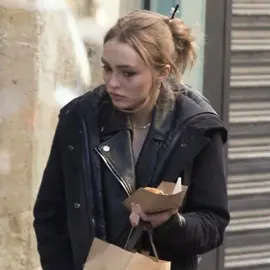 fall season #lilyrosedepp #fall #aesthetic #edit #fyp #paparazzi #style #outfits 