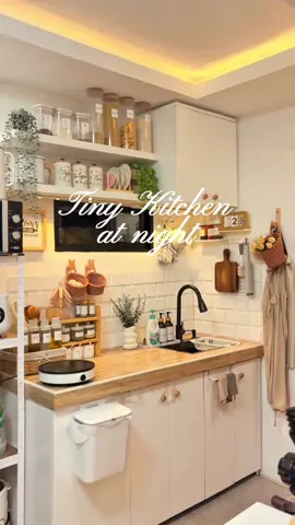 Even the tiniest kitchen can be a sanctuary of slow moments and warm meals.✨🤎 #tinykitchen #kitchendecor #tinyhouse #cozyathome 